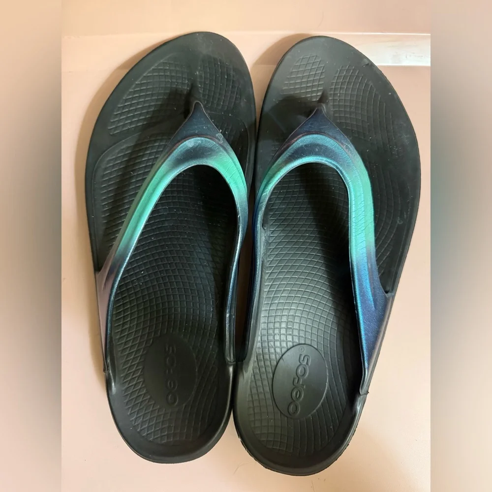 OOFOS Sandals, size 11, Luxe Black Atlantis,‎ EUC